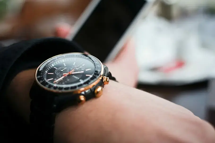 How to Wear a Watch: A Guide for Men and Women