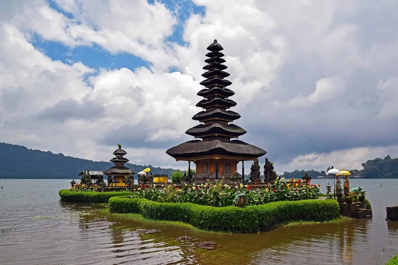 Bali Travel Guide: Discover the Enchanting Island Paradise
